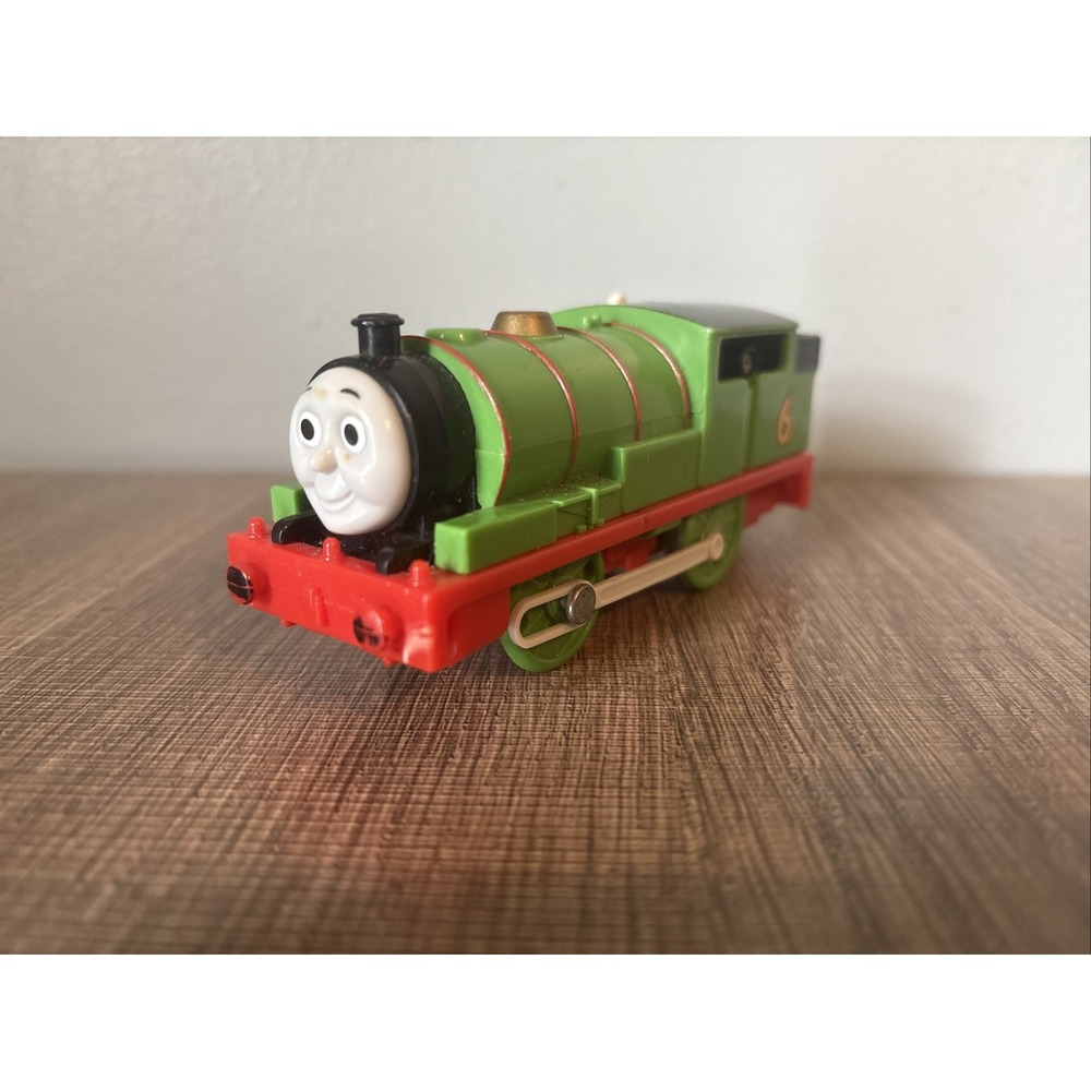 Thomas & Friends Motorized Trackmaster Percy Locomotive Train Engine Mattel 2009